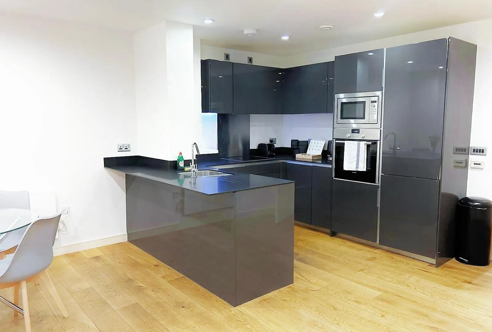 Luxury 2-Bed Apartment With Stunning Views Near The Shard & Tower Bridge Londyn
