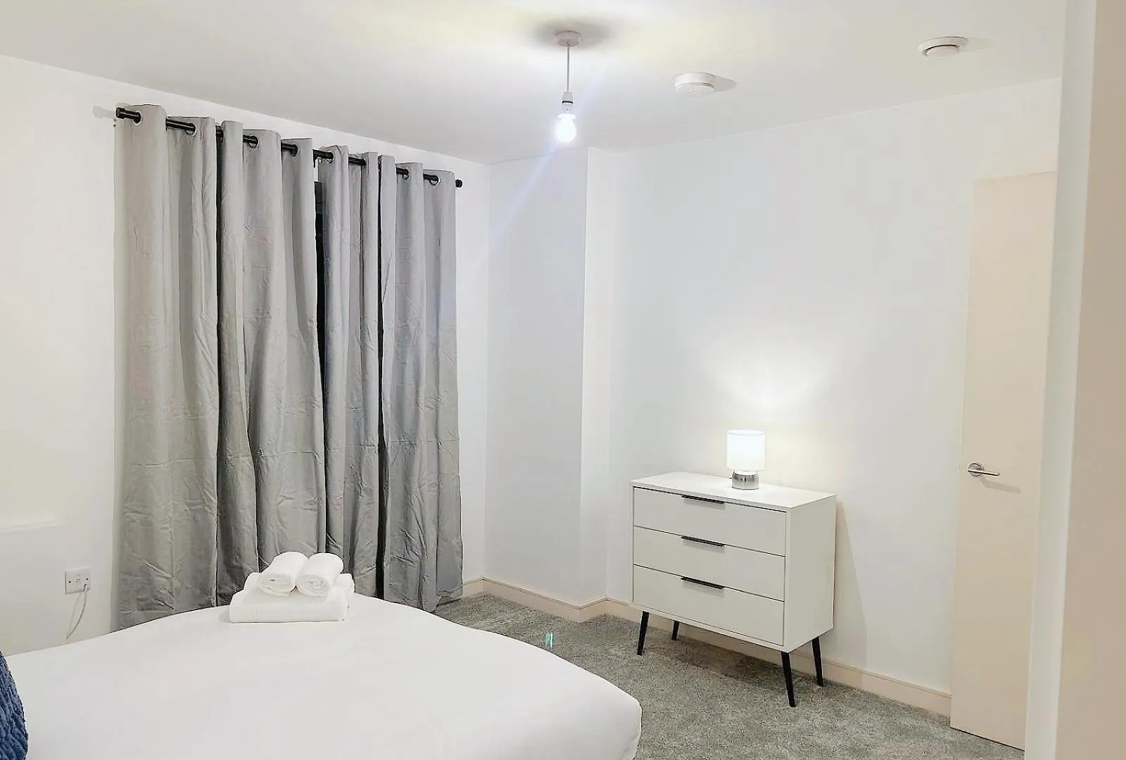 Luxury 2-Bed Apartment With Stunning Views Near The Shard & Tower Bridge Londyn